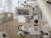 Die Gesundheitskosten haben in der Schweiz 2017 im Vergleich zum Vorjahr 2,9 Prozent aufgeschlagen und betrugen 82,8 Milliarden Franken. Spitäler sind «nur» 2 Prozent teurer geworden. (Bild: Keystone/CYRIL ZINGARO)