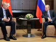 Nach dem international umstrittenen Einmarsch türkischer Truppen in Nordsyrien ist der türkische Präsident Erdogan in Sotschi vom russischen Präsidenten Putin zu Gesprächen empfangen worden. (Bild: KEYSTONE/AP Pool EPA/SERGEI CHIRIKOV)