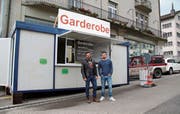 Dario Hefti (links) und Andrin Fröhlich haben die Olma-Garderobe 2015 ins Leben gerufen. (Bild: Sheila Eggmann (19.Oktober 2016))