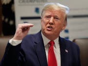 US-Präsident Donald Trump hat das von den Demokraten gegen ihn angestrengte Amtsenthebungsverfahren am Dienstag (Ortszeit) als «Lynchmord» bezeichnet. (Bild: KEYSTONE/AP/PABLO MARTINEZ MONSIVAIS)