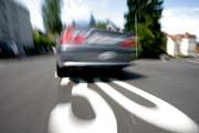 Verkehrsteilnehmer nehmen einander bei Tempo 30 besser wahr. (Bild: APZ)