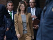 Die US-Schauspielerin Lori Loughlin muss mit einer höheren Strafe im US-Eliteuni-Bestechungsskandal rechnen. (Bild: KEYSTONE/EPA/KATHERINE TAYLOR)