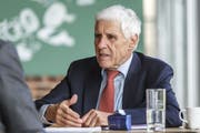 «Sie haben nur ein Interesse: Substanz entziehen, verschwinden»: Rudolf Strahm (76) über kurzfristig denkende Finanzinvestoren. (Bild: Hanspeter Bärtschi)