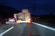 Ein Bild des Unfalls in Küssnacht. (Bild: Zuger Polizei)