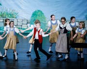 Die Kindertanzgruppe sorgte gleich zu Beginn des Heimatabends für Stimmung und Begeisterung. (Bild: Stefan Kaiser, 26. Oktober 2019)