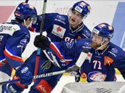 Die ZSC Lions bejubeln den sonntäglichen Heimsieg gegen die Lakers und sieben Punkte Vorsprung in der National-League-Tabelle (Bild: KEYSTONE/WALTER BIERI)