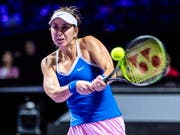 Belinda Bencic startet mit einer Niederlage ins Frauen-Masters, weil ihr nach dem gewonnenen ersten Satz eine Verletzung im linken Fuss zu schaffen macht (Bild: KEYSTONE/EPA/ALEX PLAVEVSKI)