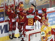 Langnauer Torjubel gegen Biel (Bild: KEYSTONE/PETER KLAUNZER)