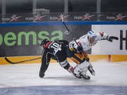 Der Zuger Johann Morant (in Weiss) spielt nächste Saison für die ZSC Lions (Bild: Pablo Gianinazzi / Keystone)