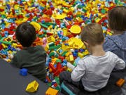 Die kleinen Steinchen sind bei Kindern beliebt: nun hat Lego einen Teil des neuen Hauptsitzes eingeweiht (Symbolbild). (Bild: KEYSTONE/SALVATORE DI NOLFI)