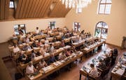 Künftig dauern vier Sitzungen des Stadtparlaments pro Jahr länger als bis 19 Uhr.Bild: Adriana Ortiz Cardozo (2. Juli 2019)