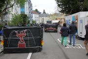 Am Weihnachtsmarkt auf dem Marktplatz schützen Betonelemente die Besucher.Bild: Urs Bucher (7. Dezember 2017)