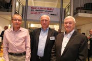 Aviatik-Experte Stefan Ryser, Vereinspräsident Josef Imhof und Guido Grütter, Gemeindepräsident Münchwilen und Präsident Regio Wil. (Bild: Christof Lampart)