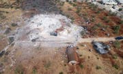 Das Gelände, wo Abu Bakr al-Baghdadi zuletzt Zuflucht fand, wurde komplett zerstört (Bild: AP)