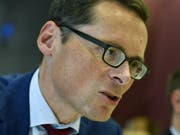 Der Ständeratswahlkampf ist für den Zürcher SVP-Nationalrat Roger Köppel vorbei. Die Delegierten schicken ihn nicht in den zweiten Wahlgang. (Bild: KEYSTONE/WALTER BIERI)