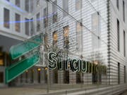 Der Hersteller von Dentalimplantaten erzielt erstmals von Januar bis September einen Umsatz von einer Milliarde Franken. (Bild: KEYSTONE/GEORGIOS KEFALAS)