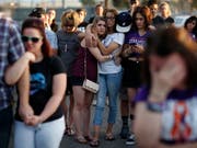Überlebende des Las-Vegas-Massakers erhalten Entschädigungen einer US-Hotelkette. Das ist das Ergebnis eines Vergleichs. (Archivfoto) (Bild: KEYSTONE/AP/JOHN LOCHER)