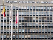 Daten zu Röntgenuntersuchungen von rund hundert Patienten sind vom Computernetz des Genfer Unispitals auf einen weniger gut geschützten Computer verschoben worden. (Bild: KEYSTONE/SALVATORE DI NOLFI)
