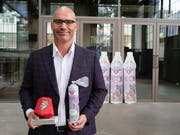 Markus Klinkmueller, Geschäftsführer von Swiss Air Deluxe, wurde von der Alpen-Initiative mit dem Schmähpreis Teufelsstein ausgezeichnet. (Laura Zimmermann/Keystone, 2. Oktober 2019)