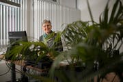 Seit 19 Jahren steht Erika Schiltknecht dem Jungunternehmerzentrum in Flawil als Leiterin vor. Nächstes Jahr allerdings ist Schluss: Die 63-Jährige geht in Pension. (Bild: Benjamin Manser)