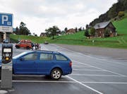 Seit rund einem Jahr steht die Parkuhr auf dem Parkplatz im Chuchitobel in Wildhaus. (Bild: Sabine Camedda)