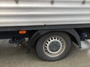 Den Polizisten fiel das Fahrzeug auf der Autobahn auf. (Bilder: Kapo)