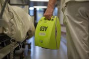 Ein Defibrillator im LUKS. (Bild: Dominik Wunderli, Luzern, 10. Januar 2018)