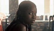 Ada wird zur Frau: Laiendarstellerin Mame Sané. (Bild: Trigon-Film)