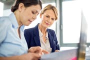 Die städtische Verwaltung muss künftig das Ziel verfolgen, den Anteil von Frauen in Kader- und Führungspositionen auf 50 Prozent zu steigern. (Bild: Getty)