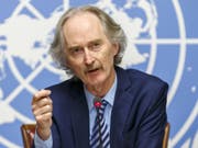 Für den Uno-Syriengesandten Geir Pedersen «ein historischer Moment»: Syriens verfeindete Parteien sitzen nach acht Jahren Bürgerkrieg erstmals an einem Verhandlungstisch. (Bild: KEYSTONE/SALVATORE DI NOLFI)