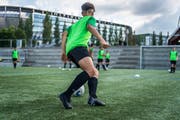 Die jungen Spielerinnen und Spieler von Future Champs Ostschweiz (im Bild ein Training der U14 im Gründenmoos) werben künftig auf ihren Trikots für die Shopping-Arena unter dem St.Galler Fussballstadion. (Bild: Michel Canonica - 13. Juni 2019)