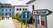 Die Regierung des Kantons St.Gallen möchte das Spital Flawil zu einem Gesundheits- und Notfallzentrum herunterstufen. Dem Flawiler Gemeinderat kommt dies einer Schliessung gleich. Bild: Ralph Ribi