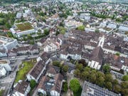 Vogelperspektive auf den Holdertorkreisel, das Rathaus, das Schloss und die Altstadt. (Bild: Olaf Kühne)