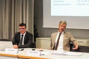Finanzchef Reto Angehrn und Stadtpräsident Anders Stokholm geben über die Frauenfelder Finanzlage Auskunft. (Bild: PD)