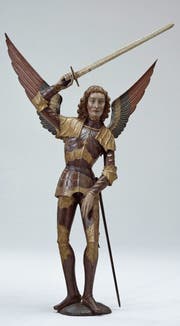 Der schlanke Erzengel aus der alten Zuger Michaelskirche befindet sich heute wohlbehütet in der Sammlung des Schweizerischen Nationalmuseums. Bild: Schweizerisches Nationalmuseum, LM-17680