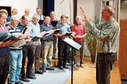 Die beiden Chöre bei der Hauptprobe. Bild: Johannes Wey