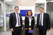 Sind bereit für die Eröffnung der Filiale St.Gallen: (von links) Geschäftsstellenleiter Pascal Studer, Regionenleiterin Adeline Düing und Valiant-Chef Ewald Burgener. (Bilder: Ralph Ribi / St.Gallen, 31. Oktober 2019)