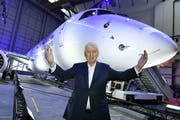 Helvetic Besitzer Martin Ebner strahlt an der Premiere und Einweihung des Embraer E190-E2 der Helvetic Airways (Bild: Walter Bieri/Keystone, Kloten, 31. Oktober 2019)