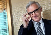 Vieles deutet darauf hin, dass Credit-Suisse-Präsident Urs Rohner auch den jüngsten Sturm überstehen wird. Bild: Getty Images