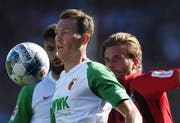 Spielt mittlerweile beim FC Augsburg: Nati-Captain Stephan Lichtsteiner, der am Freitag erstmals seit letztem März wieder ins Nationalteam berufen wurde. (Bild: Keystone)