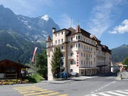 Die Schweizer Hotels haben im August von mehr inländischen Gästen profitiert. (Bild: KEYSTONE/GAETAN BALLY)