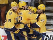 Jubel bei Nashville Predators nach dem 3:2-Führungstor durch Viktor Arvidsson (Bild: KEYSTONE/AP/MARK HUMPHREY)