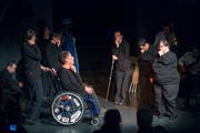 In den verschiedenen Szenen gab es viel zu lachen – aber auch zum Nachdenken. (Bild: Maria Schmid, Zug, 03. Oktober 2019)