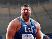 Joe Kovacs siegt im Kugelstossen mit einer unglaublichen Leistung (Bild: KEYSTONE/AP/DAVID J. PHILLIP)