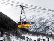 Der Betrieb der Luftseilbahn aufs Eggishorn ist wegen Terrainabsackungen als Folge des auftauenden Permafrosts präventiv eingestellt worden. (Bild: Jean-Christophe Bott / Keystone