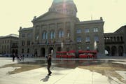 Das Bundeshaus in Bern - Ziel der Nationalratskandidaten. (Bild: Markus von Rotz)
