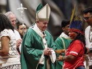 Papst Franziskus hat die Amazonas-Synode mit einer Messe eröffnet. (Bild: KEYSTONE/EPA ANSA/GIUSEPPE LAMI)