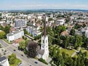 Mitten im Zentrum und ganz schön laut: die evangelische Stadtkirche im Quartier Egelshofen. (Bild: Reto Martin)