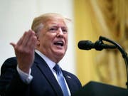 US-Präsident Trump hat im Streit um die Herausgabe von Steuererklärungen eine Niederlage vor Gericht erlitten. Bundesrichter Marrero lehnte einen Antrag Trumps ab, mit dem der Präsident die Staatsanwaltschaft von Manhattan daran hindern wollte, die Übergabe der Dokumente zu erzwingen. (Bild: KEYSTONE/AP/CAROLYN KASTER)