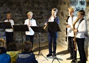 Die Flauteenie-Boys unter der Leitung von Rita Tinner reisten am 4. Schweizer Schlössertag musikalisch durch die Jahrhunderte und die Schlossräume. (Bilder: Hanspeter Thurnherr)
